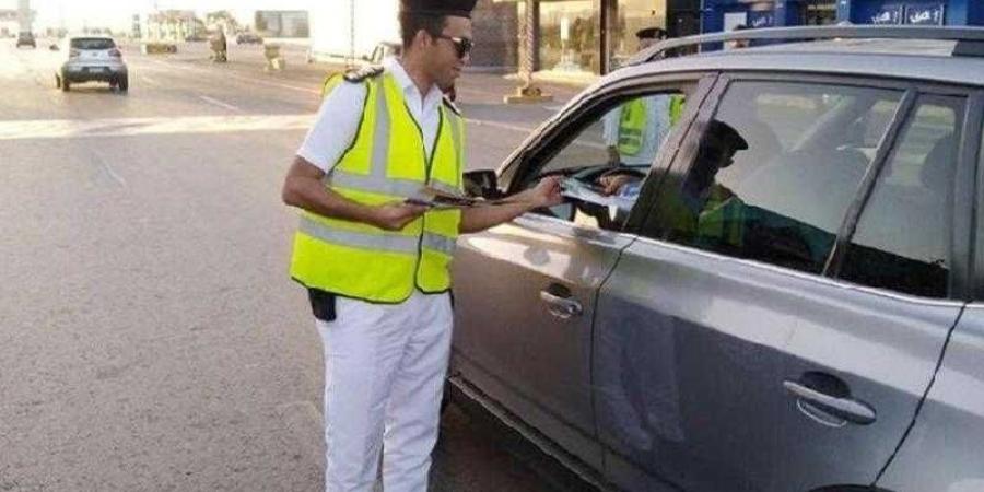 المرور
تتمكن
من
ضبط
42325
مخالفة
مرورية
متنوعة
خلال
24
ساعة