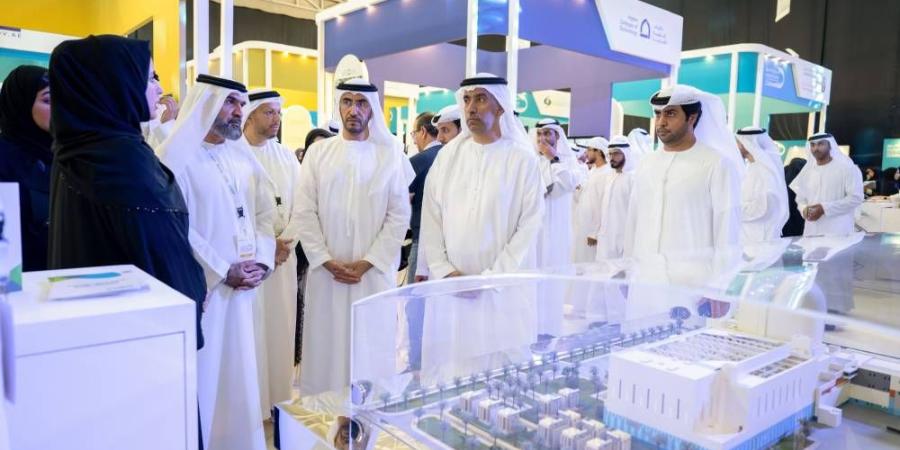 اقبال
      كبير
      على
      معرض
      طموح
      الظفرة
      للتوظيف